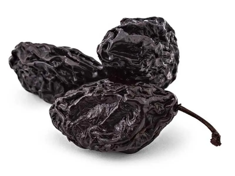 Świeże śliwki dla psa